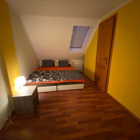 Апартаменты Mimi Apartman Дьюла Экстерьер фото